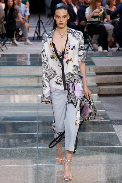 Look 25